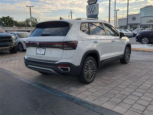 2025 Volkswagen Taos 1.5T SE