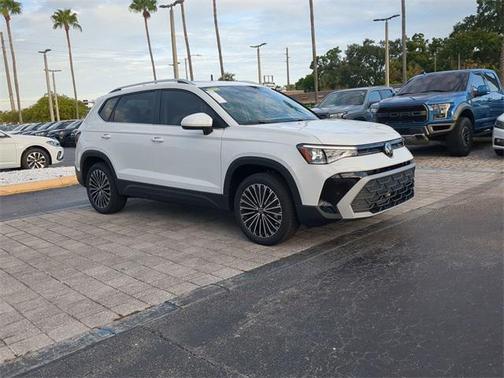 2025 Volkswagen Taos 1.5T SE