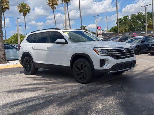 opal white pearl 2026 Volkswagen Atlas 2.0T SE w/Technology