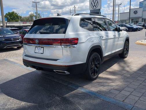 opal white pearl 2026 Volkswagen Atlas 2.0T SE w/Technology
