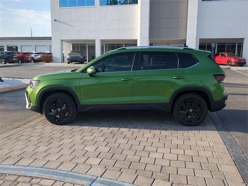 2025 Volkswagen Taos 1.5T SE