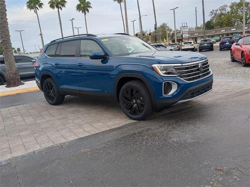 2025 Volkswagen Atlas 2.0T SE w/Technology