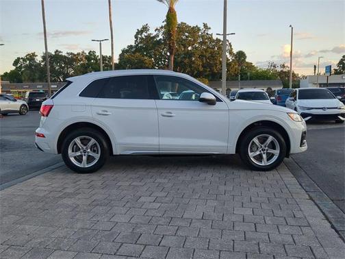 2023 Audi Q5 40 Premium