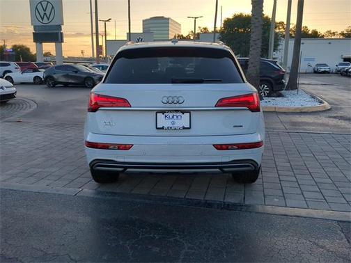 2023 Audi Q5 40 Premium