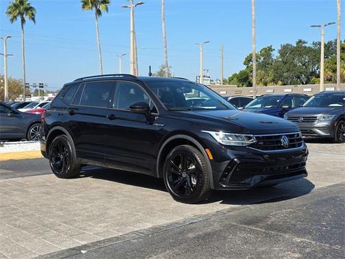 2024 Volkswagen Tiguan 2.0T SE R-Line Black