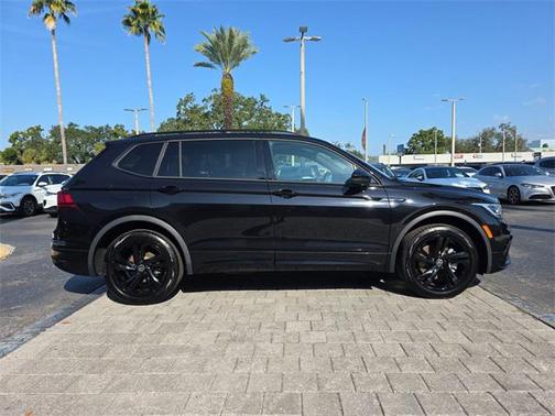 2024 Volkswagen Tiguan 2.0T SE R-Line Black