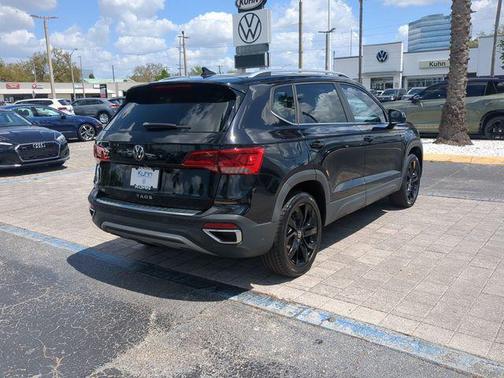 2023 Volkswagen Taos 1.5T SE