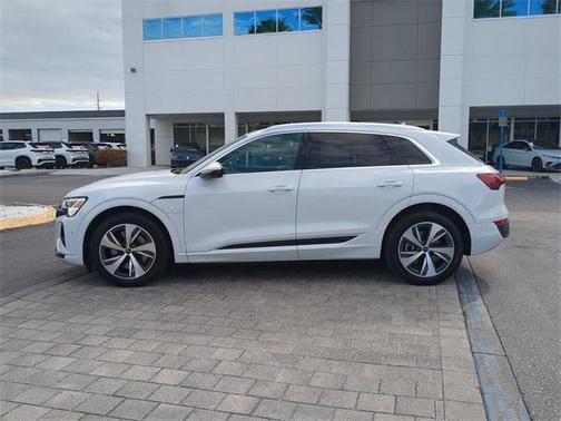 2024 Audi Q8 e-tron Premium Plus