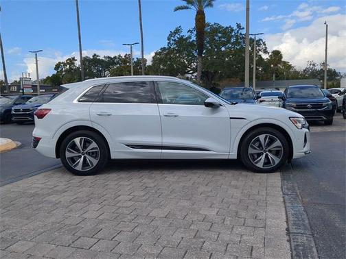 2024 Audi Q8 e-tron Premium Plus