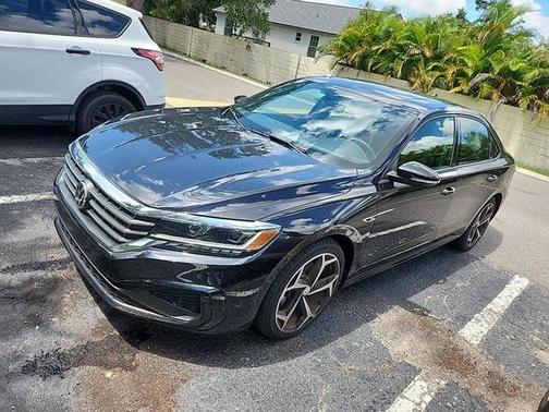 2022 Volkswagen Passat 2.0T R-Line