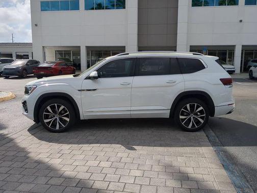 opal white pearl 2026 Volkswagen Atlas 2.0T SEL Premium R-Line 4MOTION
