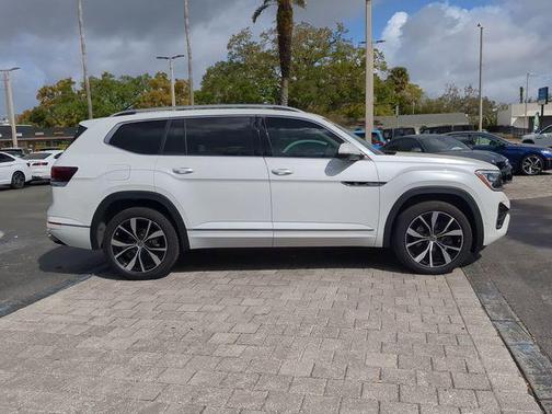 opal white pearl 2026 Volkswagen Atlas 2.0T SEL Premium R-Line 4MOTION