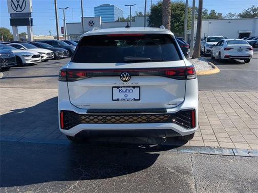 2026 Volkswagen Tiguan 2.0T SEL R-Line 4MOTION