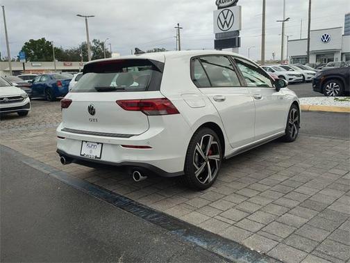 2025 Volkswagen Golf GTI 2.0T SE DSG