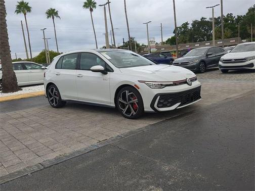2025 Volkswagen Golf GTI 2.0T SE DSG