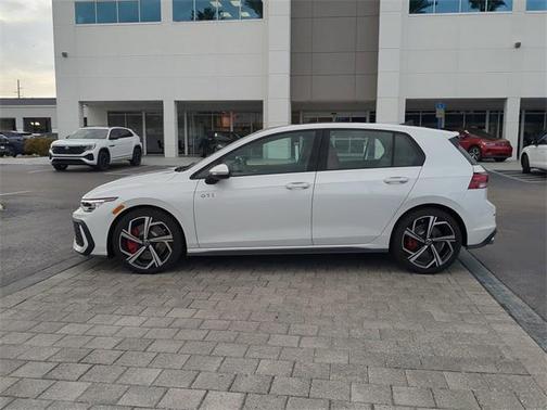 2025 Volkswagen Golf GTI 2.0T SE DSG