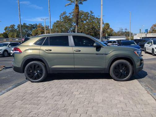 2026 Volkswagen Atlas Cross Sport 2.0T SE w/Technology