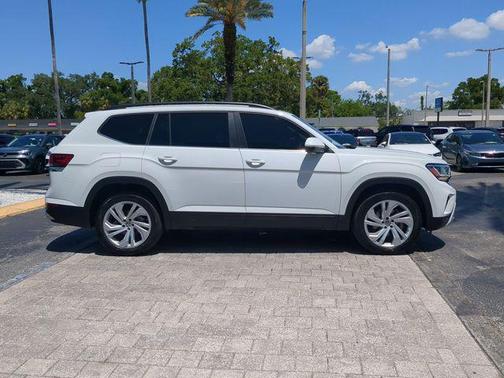 Pure White 2022 Volkswagen Atlas 3.6L SE w/Technology