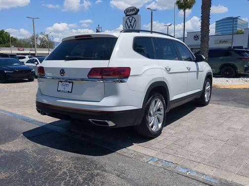 Pure White 2022 Volkswagen Atlas 3.6L SE w/Technology