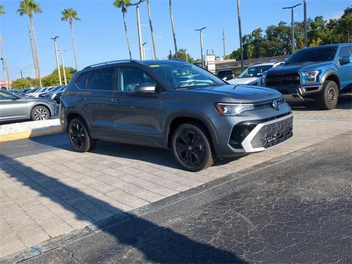2025 Volkswagen Taos 1.5T SE