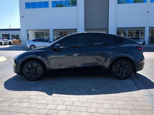 2024 Tesla Model Y Long Range Single Motor Rear-Wheel Drive