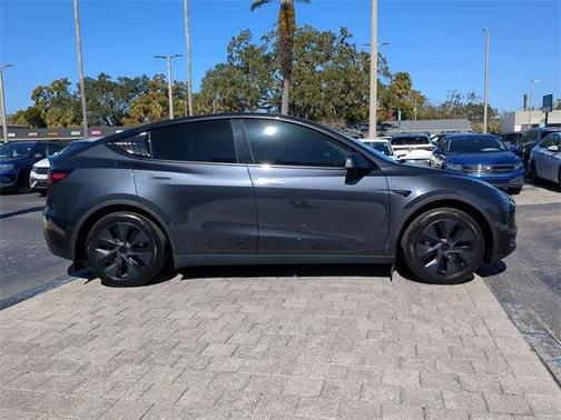 2024 Tesla Model Y Long Range Single Motor Rear-Wheel Drive