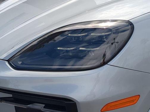 2025 Porsche Cayenne GTS