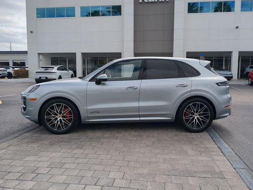 2025 Porsche Cayenne GTS