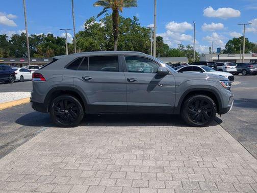Pure Gray 2023 Volkswagen Atlas Cross Sport 3.6L V6 SE w/Technology