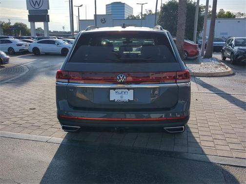 2025 Volkswagen Atlas 2.0T SE w/Technology