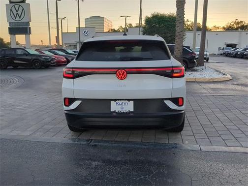 2023 Volkswagen ID.4 Pro