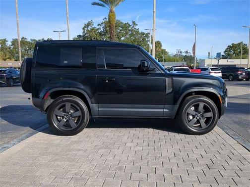 2023 Land Rover Defender 90 SE