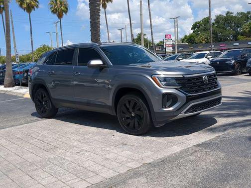 Platinum Gray Metallic 2025 Volkswagen Atlas Cross Sport 2.0T SE w/Technology