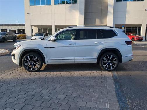 2025 Volkswagen Atlas 2.0T SEL Premium R-Line 4MOTION
