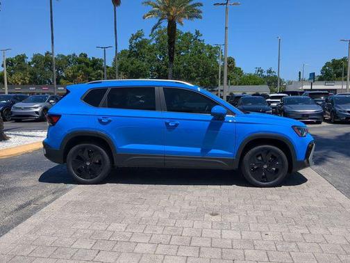 Cornflower Blue 2026 Volkswagen Taos SE