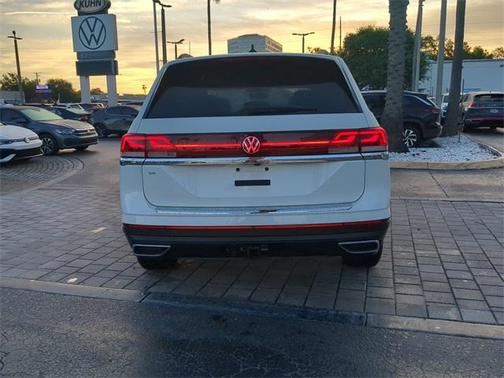 2025 Volkswagen Atlas 2.0T SE w/Technology