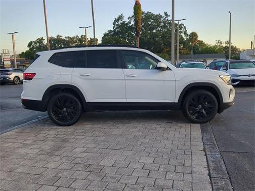 2025 Volkswagen Atlas 2.0T SE w/Technology