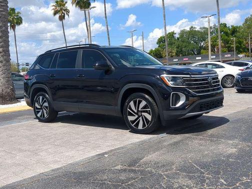 Deep Black Pearl 2024 Volkswagen Atlas 2.0T SE w/Technology