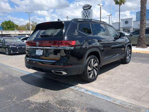 Deep Black Pearl 2024 Volkswagen Atlas 2.0T SE w/Technology