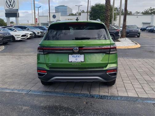 2025 Volkswagen Taos 1.5T SE