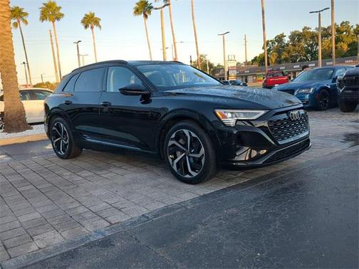 2024 Audi Q8 e-tron Premium Plus