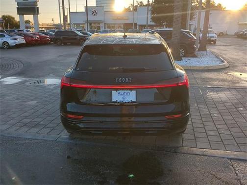 2024 Audi Q8 e-tron Premium Plus