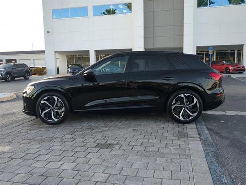2024 Audi Q8 e-tron Premium Plus
