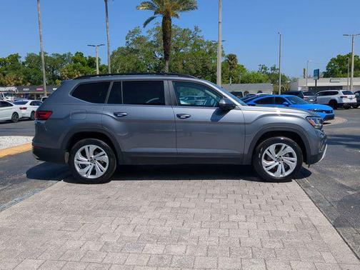 Pure White 2023 Volkswagen Atlas 3.6L SE w/Technology