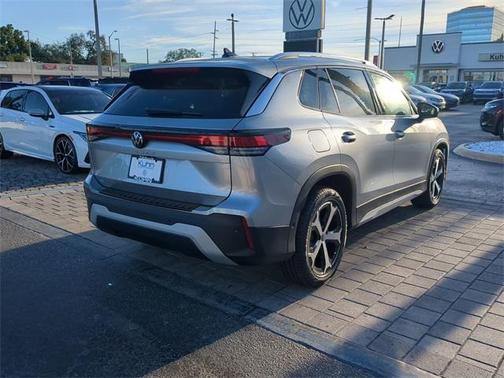 2025 Volkswagen Tiguan 2.0T SE