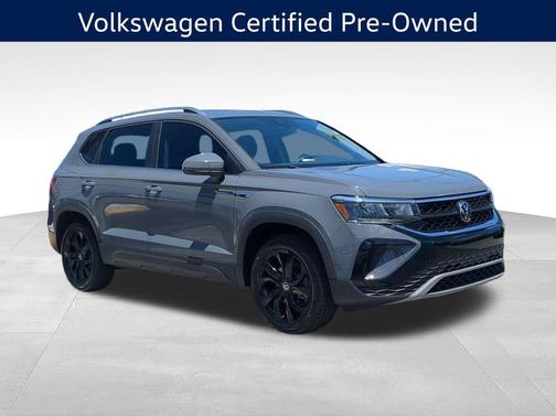 Pure Gray 2023 Volkswagen Taos 1.5T SE