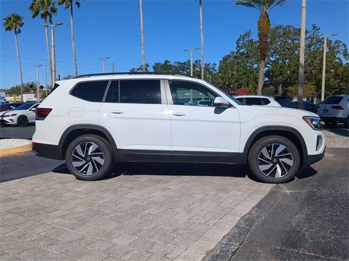 2025 Volkswagen Atlas 2.0T SE w/Technology