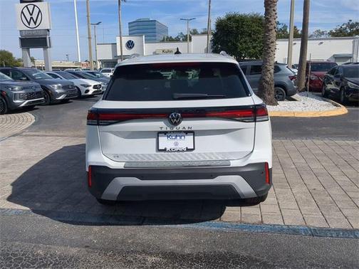 2026 Volkswagen Tiguan 2.0T SE