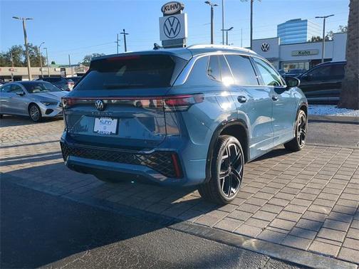 2026 Volkswagen Tiguan 2.0T SEL R-Line 4MOTION