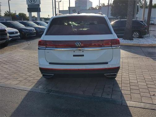 2025 Volkswagen Atlas 2.0T SE